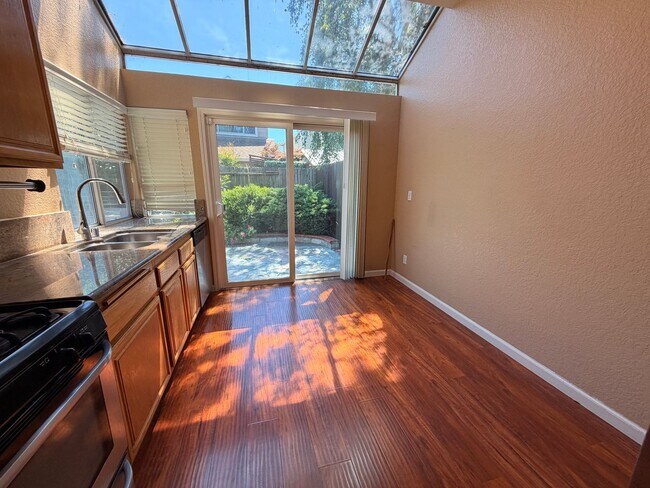 Building Photo - Beautiful Spacious Two Story Home in Pleasanton!