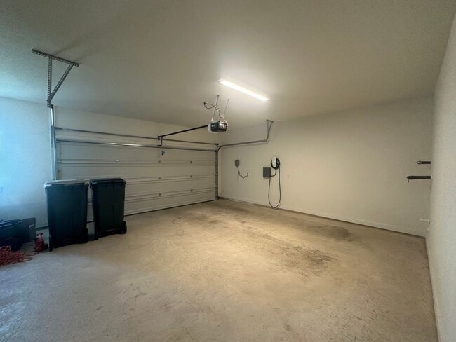 Building Photo - 137 Alfalfa Dr