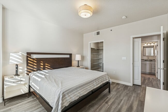 Building Photo - 5 S 500 W