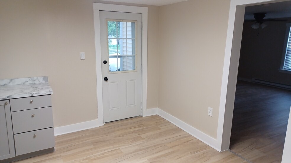 South entry - 116 Railroad Ave