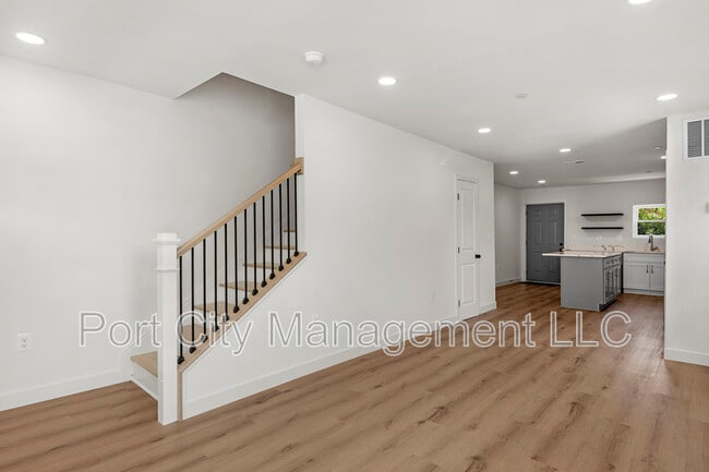 Building Photo - 118 Winters Ln