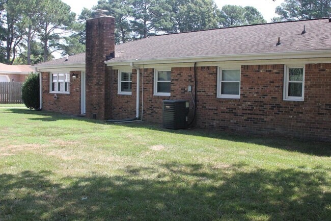 Building Photo - Beautiful Single Family Home in Great Neck Estates