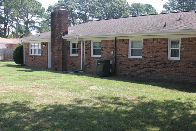 Building Photo - Beautiful Single Family Home in Great Neck...