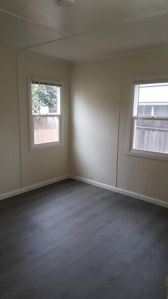 Building Photo - 663 Rose Ave