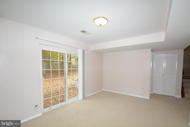 Building Photo - 5111 Gainsborough Dr