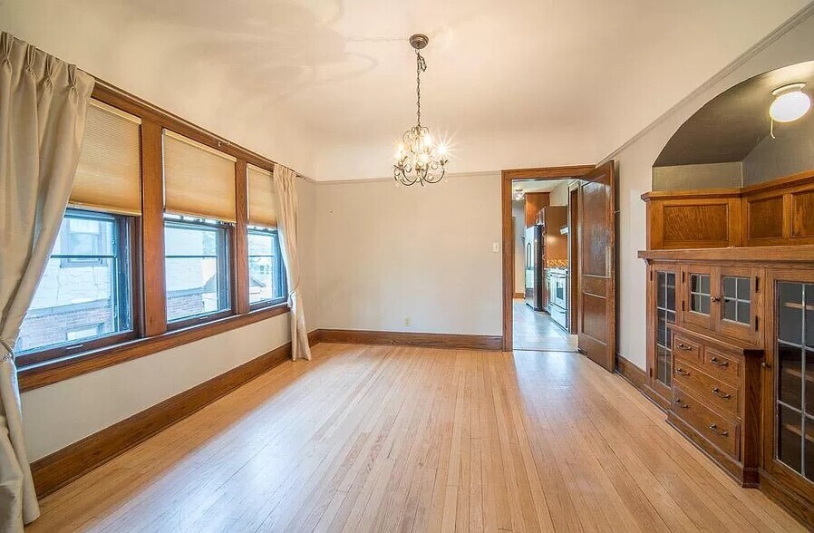 Building Photo - 3421 N Frederick Ave