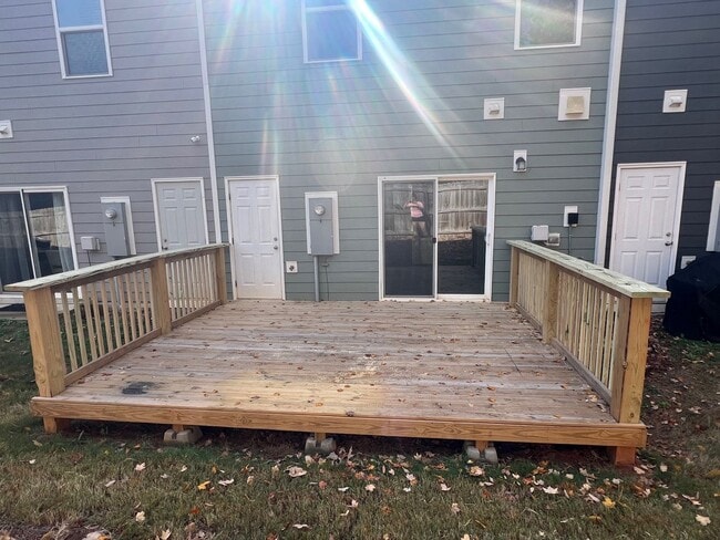 Building Photo - Price Drop Alert! Apply by 3/31. This weekend only!