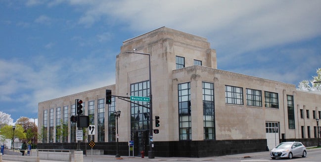 Primary Photo - Western U Plaza