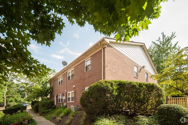 Building Photo - Terrace Townhomes at Gunston