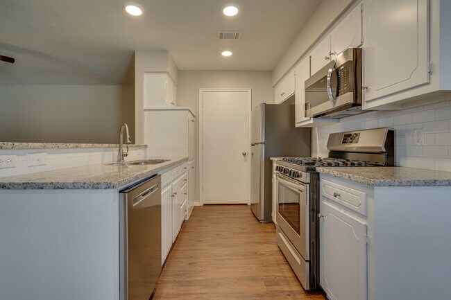 brand new appliances and granite - 1233 Cordell St