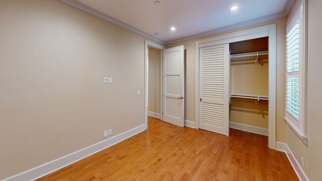 Building Photo - 244-248 B Ave