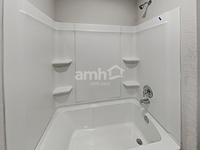 Building Photo - 10410 Varmus Dr