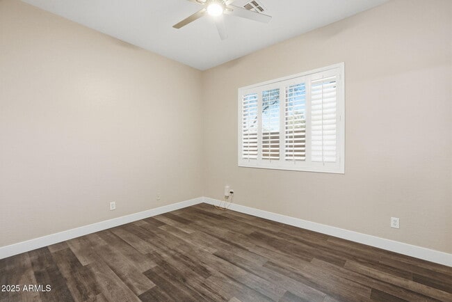 Building Photo - 7606 E Via Del Sol Dr