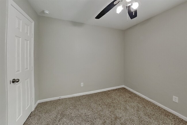 Building Photo - 32411 Cross Spring Park Ln