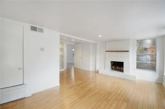 Building Photo - 108 W Croslin St