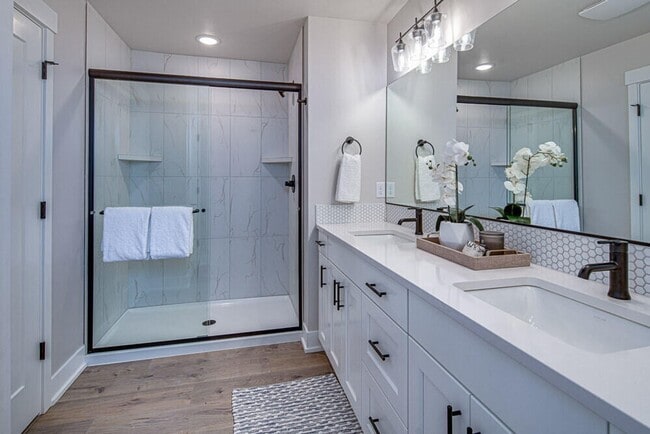 Building Photo - BRAND NEW 3 Bedroom in the desirable Easto...