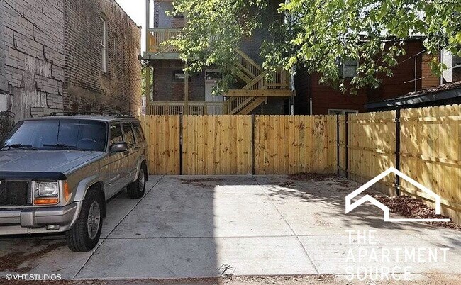 Building Photo - 2648 W Augusta Blvd