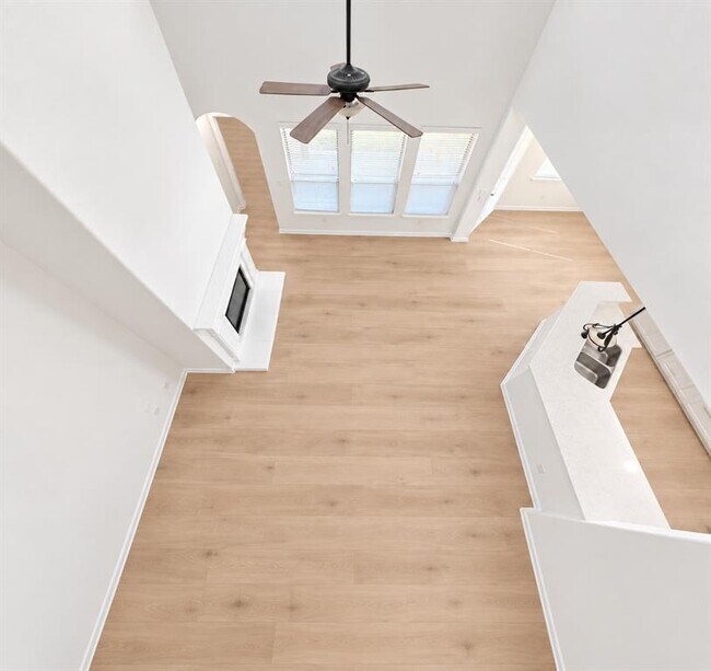 Building Photo - 14312 Senia Bend