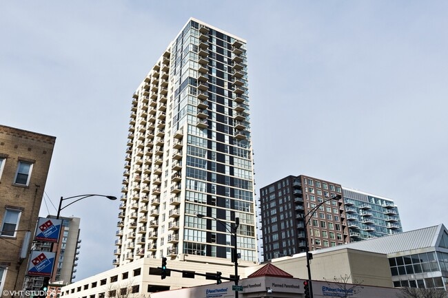 Primary Photo - 1212 N La Salle Dr