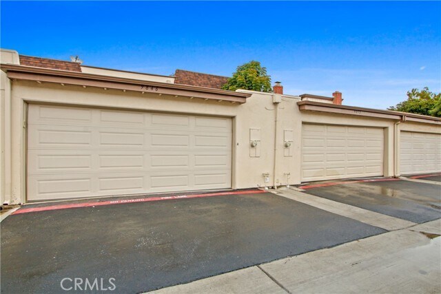 Building Photo - 9846 Villa Pacific Dr
