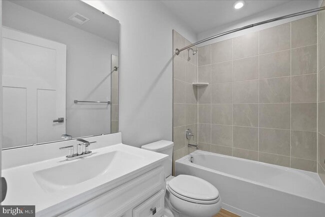 Building Photo - 10302 Heritage Trl Ct