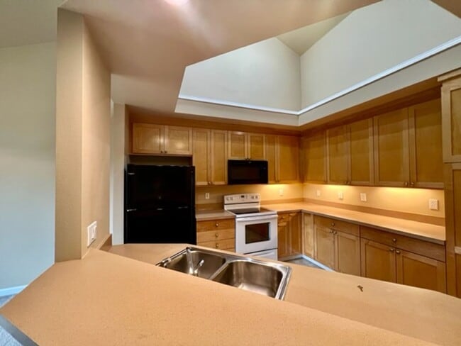 Building Photo - Kent Duplex