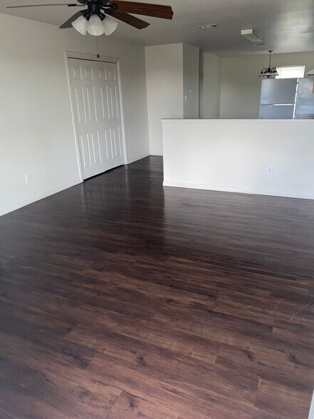 Building Photo - 416 Brittney Way