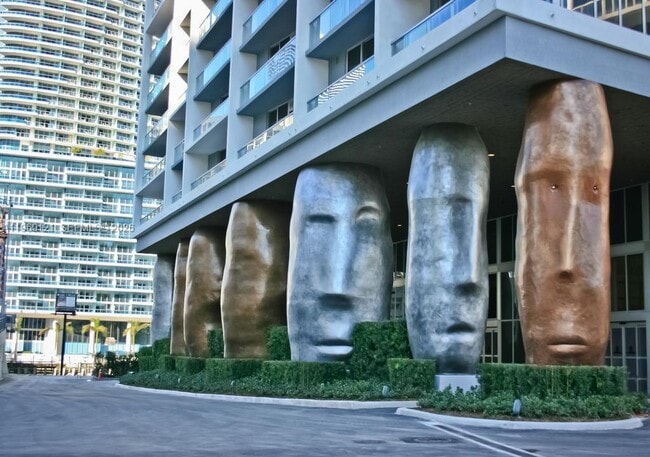 Building Photo - 485 Brickell Ave