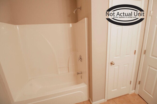 Building Photo - 3912 Snowy Owl Dr