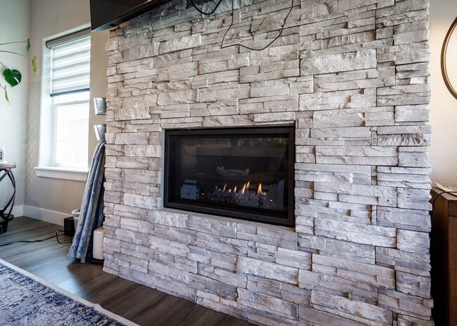 Building Photo - Luxury Ranch-Style Home for Rent | Wolf Ranch | D20 Schools | Pikes Peak Views