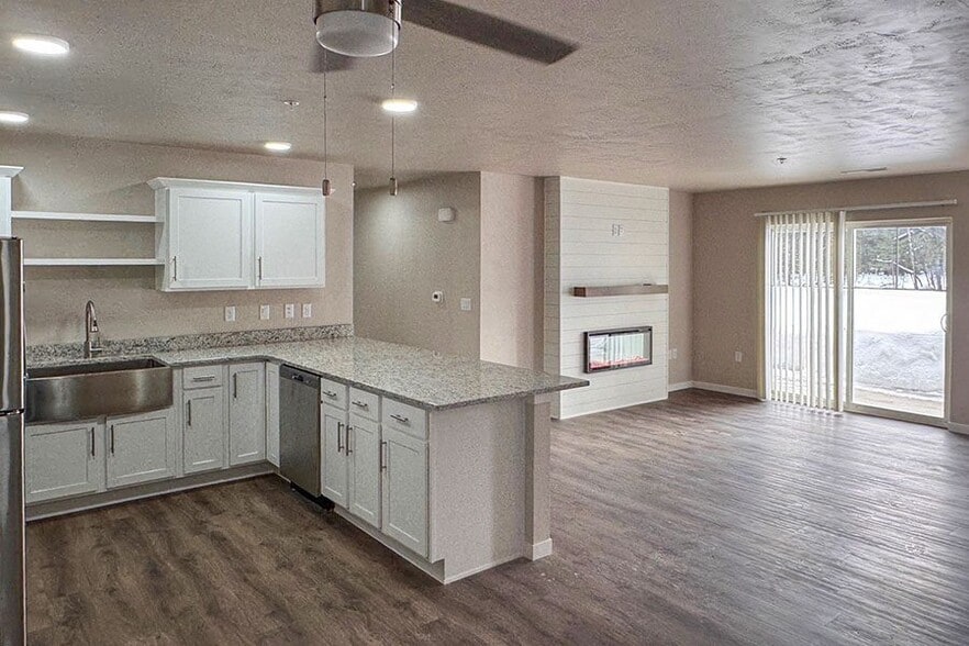 Building Photo - TIMBER CAMP LUXURY APARTMENT HOMES