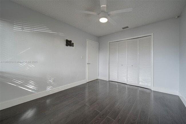 Building Photo - 621 SW 99th Pl