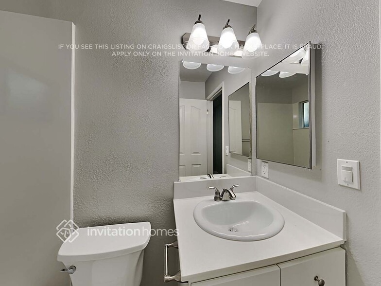 Building Photo - 8209 Filifera Way