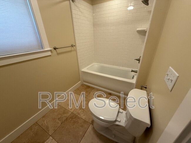 Building Photo - 428 Alhambra Blvd