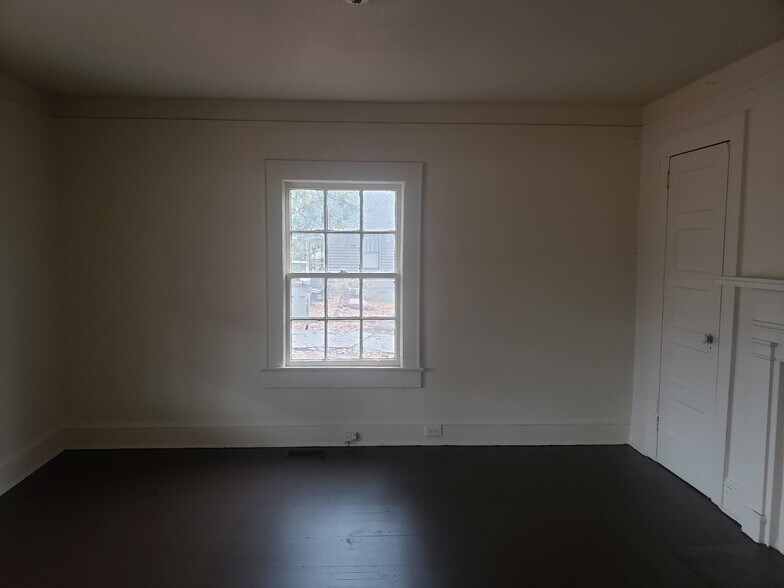 Building Photo - 1720 W Parker Rd