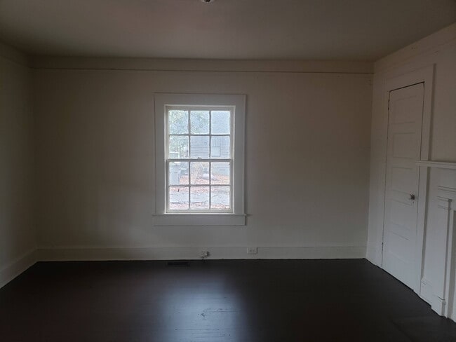 Building Photo - 1720 W Parker Rd