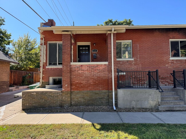 Building Photo - 2118 E 21st Ave