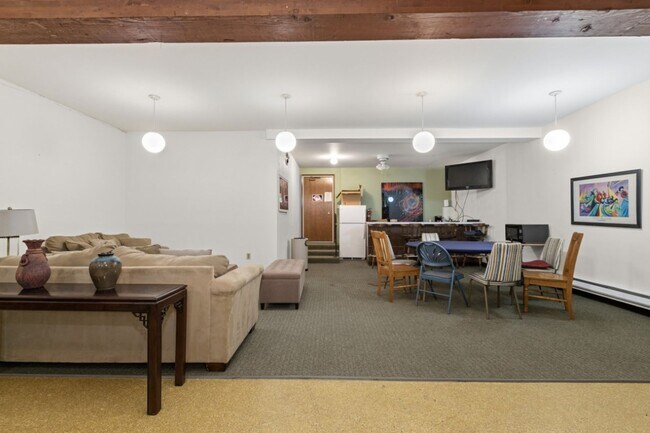 Building Photo - 1Bd/1Ba Edmonds Condo