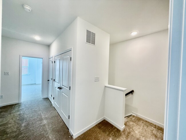 Building Photo - 15913 Misty Blue Aly