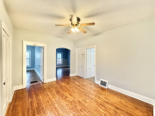 Building Photo - 426 S Jackson St