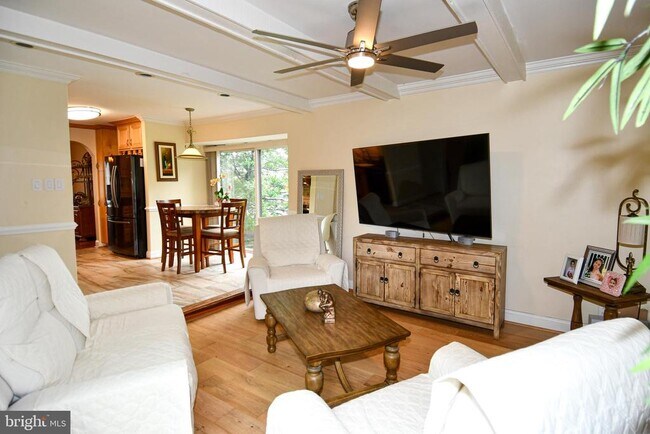 Building Photo - 9401 Hickory View Pl