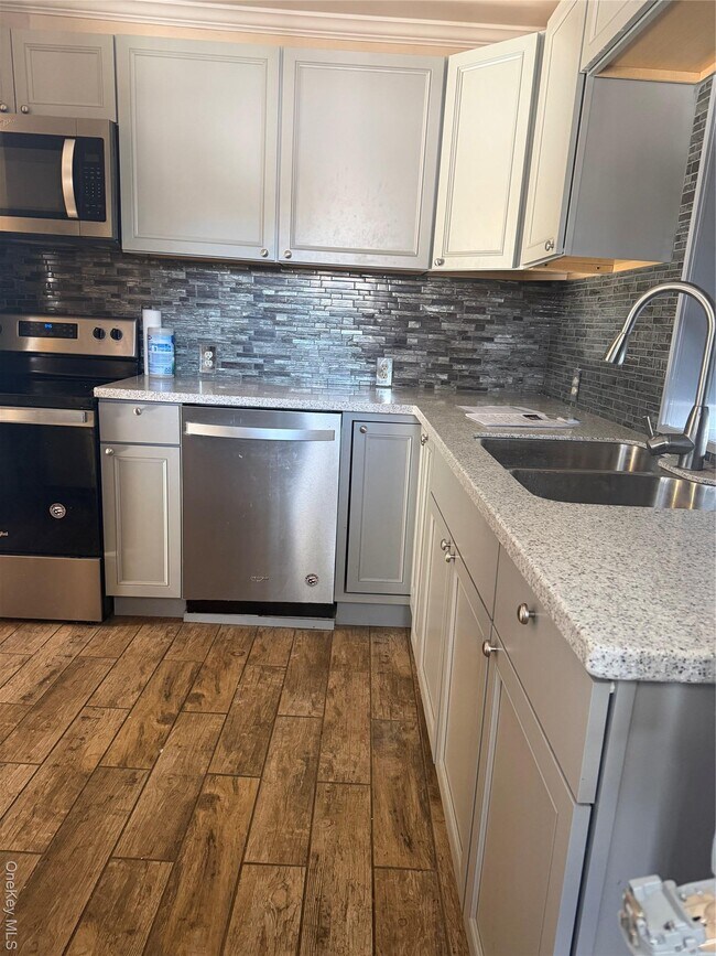 Building Photo - 51 Fallkill Ave