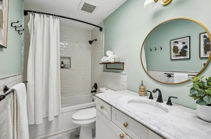 Building Photo - 2129 Arlington Ave NE