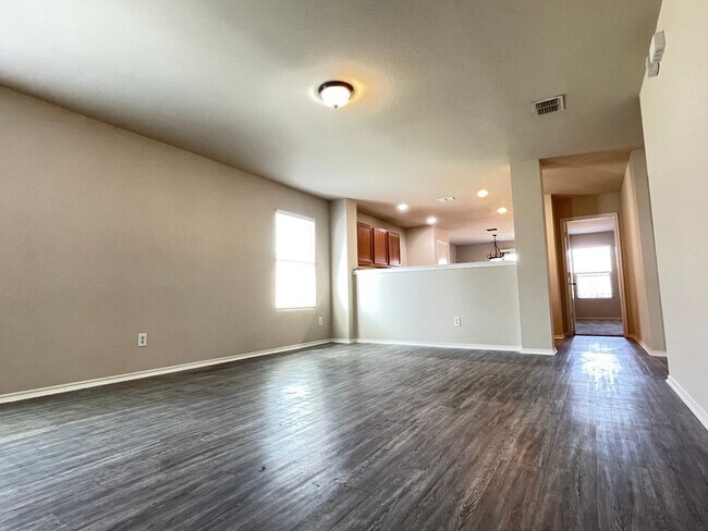 Building Photo - 4/2/2 Burleson ISD