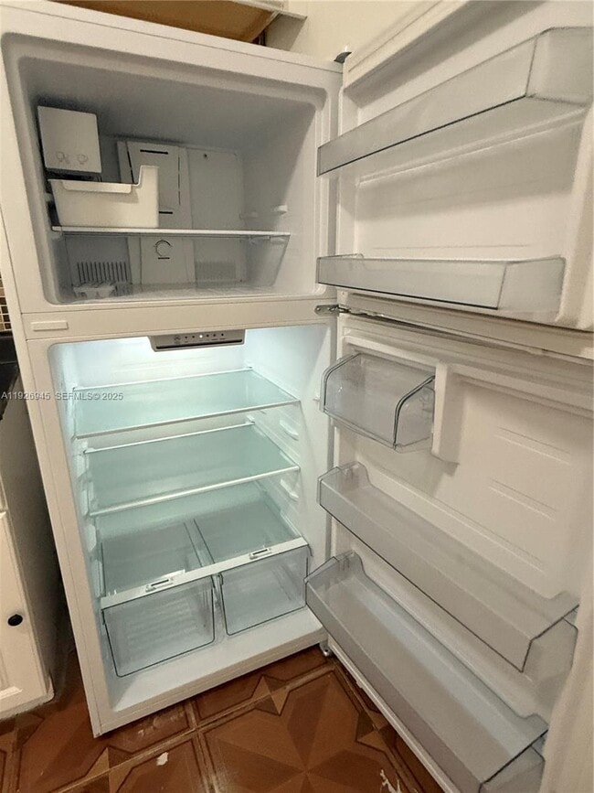 Building Photo - 15205 NE 6th Ave