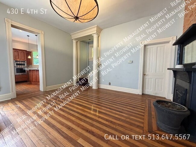 Building Photo - 430 E 4th St