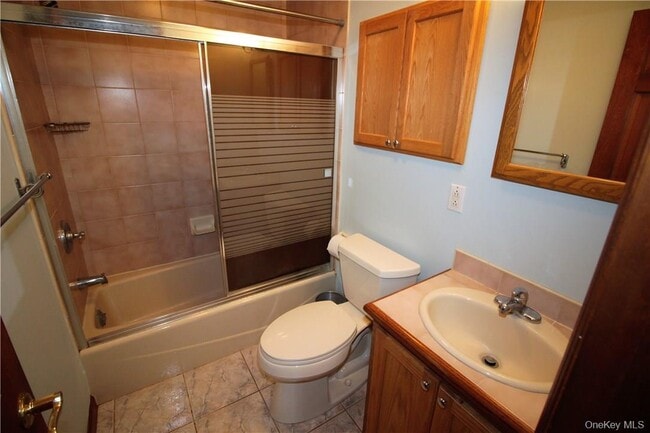 Building Photo - 7 Tamarack Rd