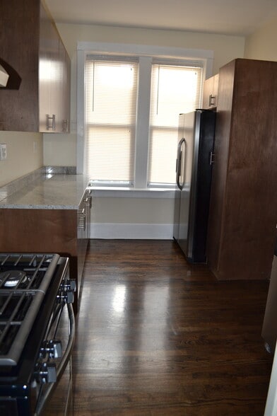 Building Photo - 4820 N Albany Ave