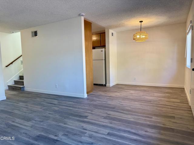 Building Photo - 832 E Garfield Ave