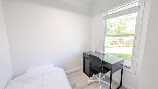 Building Photo - 150 Nightingale Ave